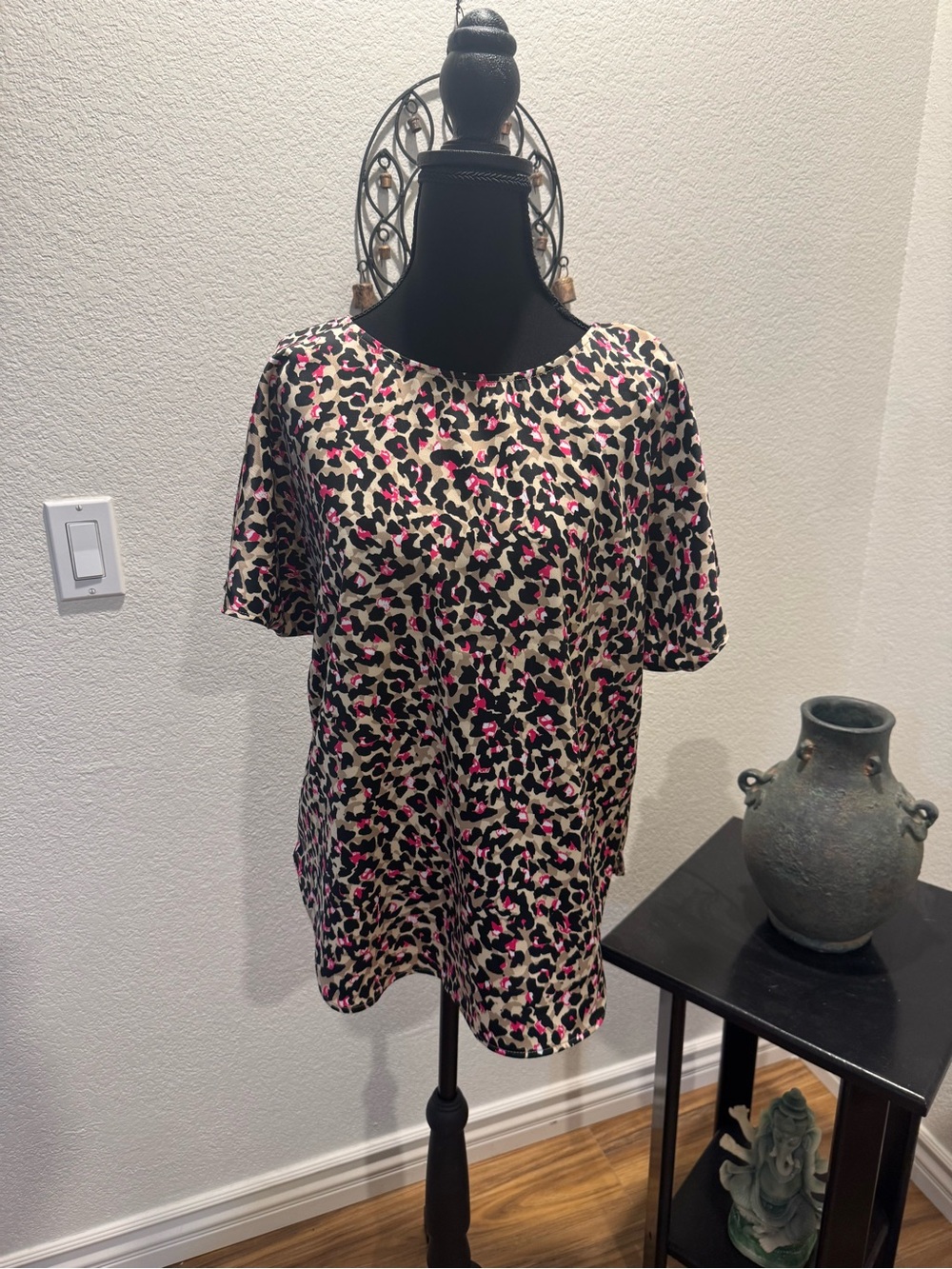 Anne Klein Cream, Black & Pink Animal Print Short Sleeve Blouse